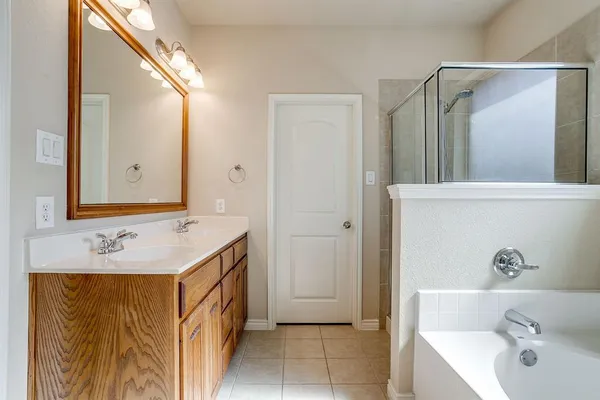 $359,900 | 2209 Caroline Drive, Weatherford, TX 76087