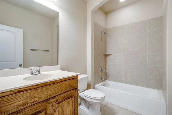 $359,900 | 2209 Caroline Drive, Weatherford, TX 76087