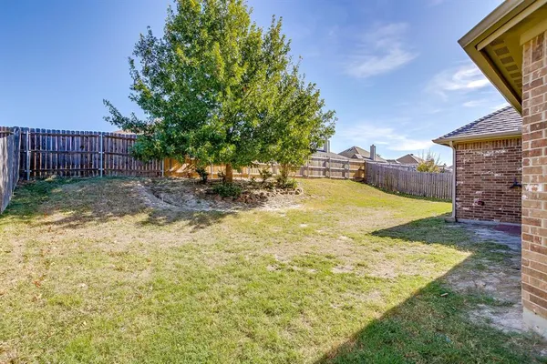$359,900 | 2209 Caroline Drive, Weatherford, TX 76087