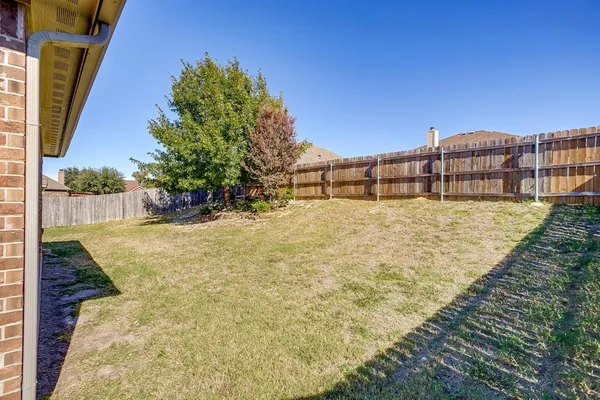 $359,900 | 2209 Caroline Drive, Weatherford, TX 76087