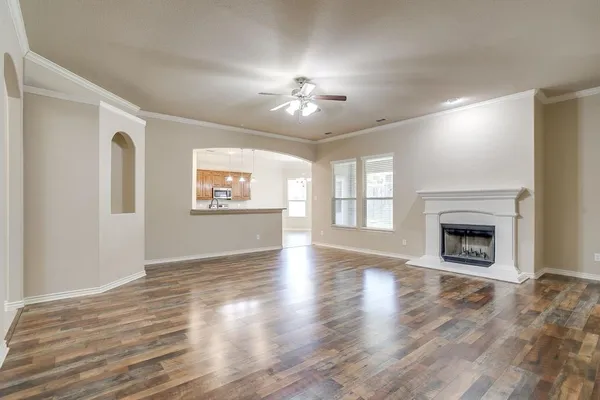 $359,900 | 2209 Caroline Drive, Weatherford, TX 76087