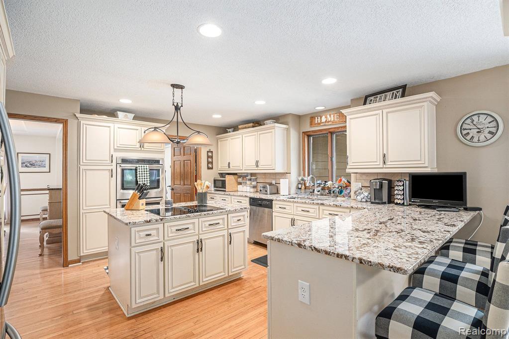 1306 Kings Pointe Road Grand Blanc, MI 48439 - Photo 8 of 35