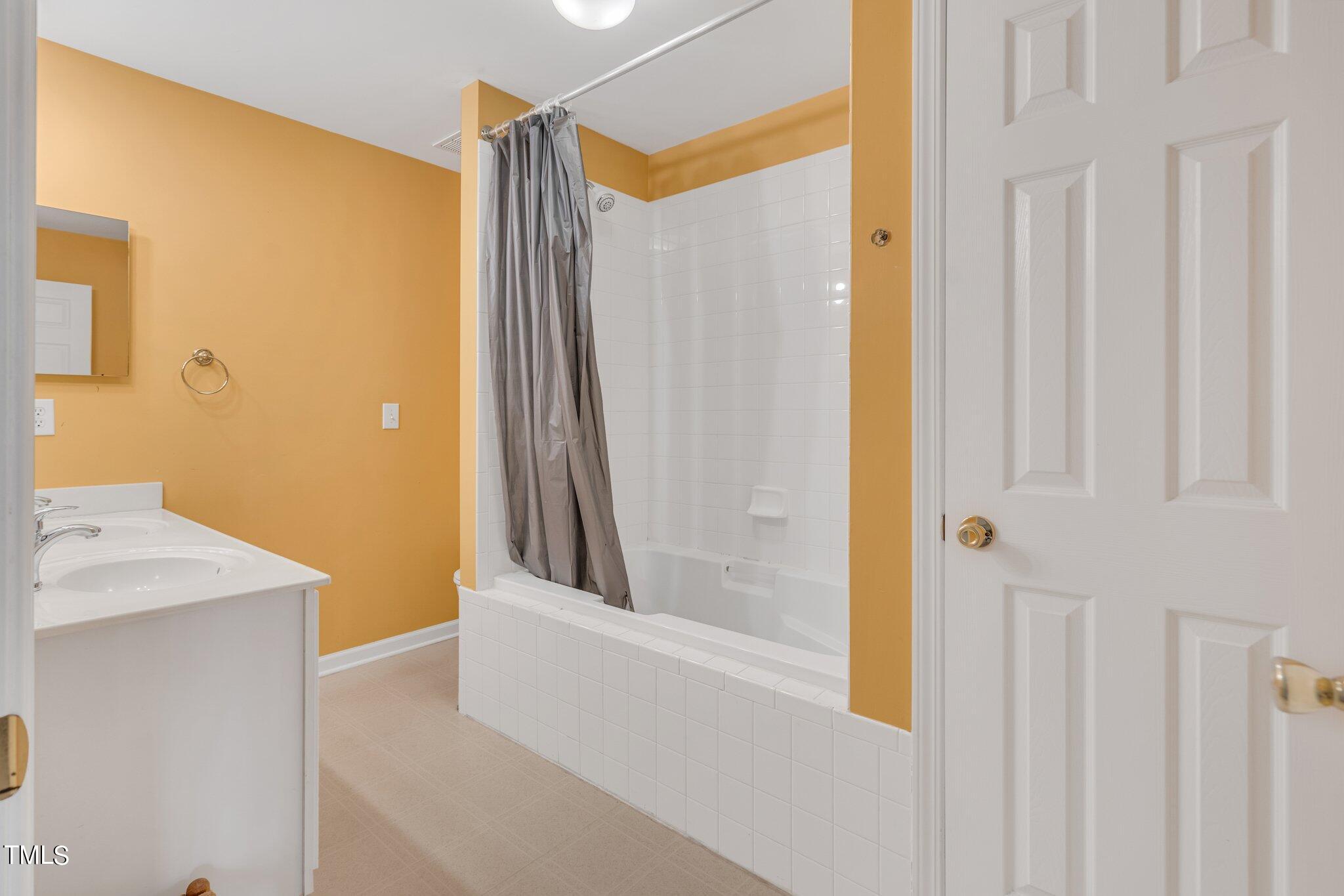 2610 Ivory Run Way, Unit 109 Raleigh, NC 27603 - Photo 17 of 20 Full Bathroom