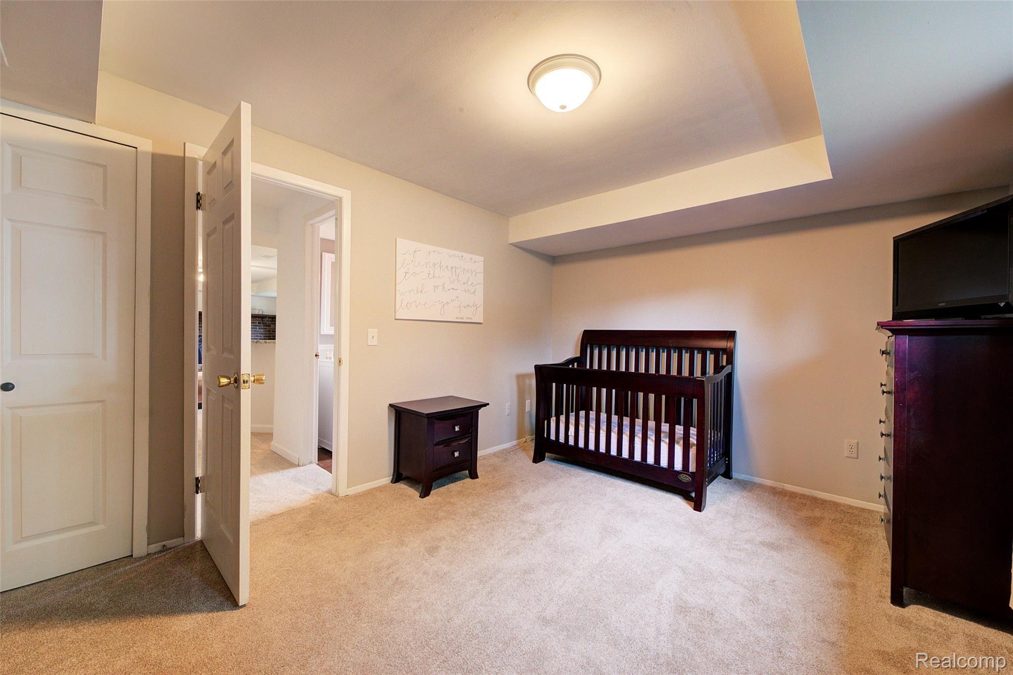 45800 Drexel Road Canton, MI 48187 - Photo 25 of 49 25 Bedroom 4.jpg