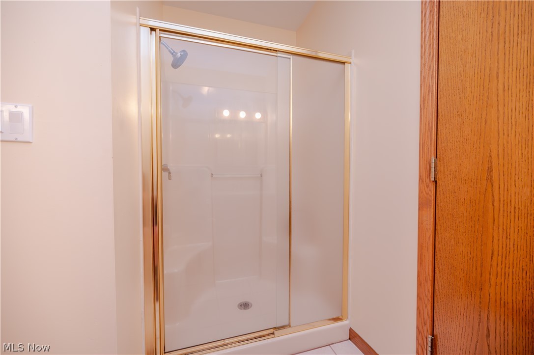 535 Wilcox Road Youngstown, OH 44515 - Photo 42 of 49 Suite 2 Bath with shower