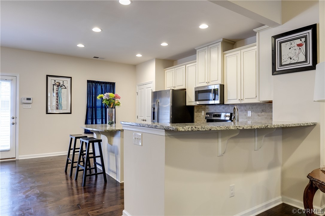 5512 Riverside Heights Way Richmond, VA 23225 - Photo 7 of 32 Gallery Image 7