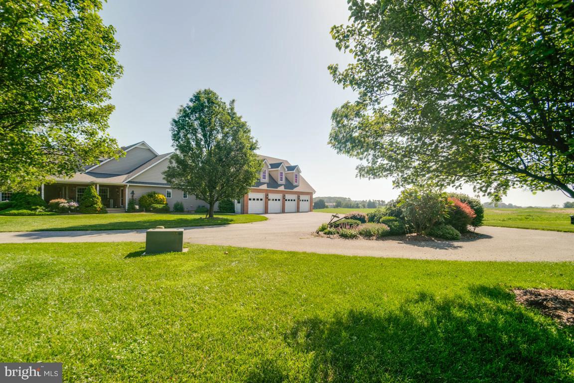 613 Hanover Pike Hampstead, MD 21074 - Photo 4 of 55