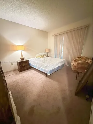 $140,000 | 135 Northeast 202nd Terrace, Unit N32, Miami Gardens, FL 33179