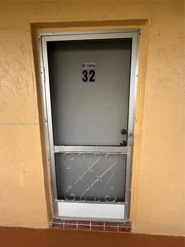 $140,000 | 135 Northeast 202nd Terrace, Unit N32, Miami Gardens, FL 33179