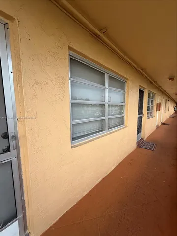$140,000 | 135 Northeast 202nd Terrace, Unit N32, Miami Gardens, FL 33179