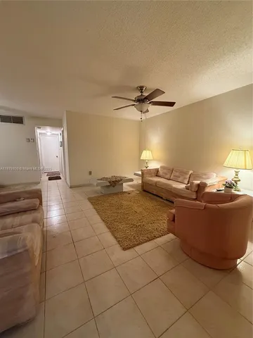 $140,000 | 135 Northeast 202nd Terrace, Unit N32, Miami Gardens, FL 33179