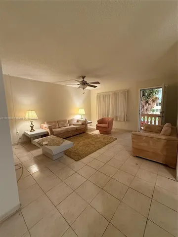 $140,000 | 135 Northeast 202nd Terrace, Unit N32, Miami Gardens, FL 33179