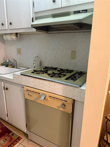 $140,000 | 135 Northeast 202nd Terrace, Unit N32, Miami Gardens, FL 33179