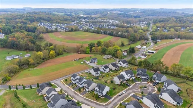 $549,900 | 407 Isabella Court, Zelienople, PA 16063