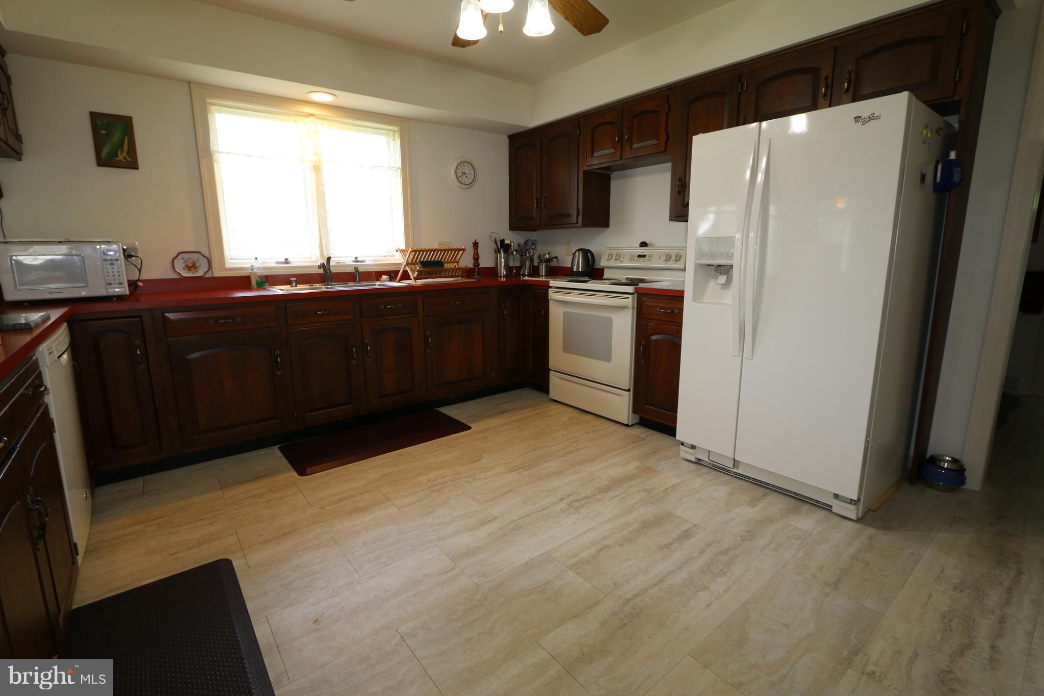 20336 Bent Willow Road Rohrersville, MD 21779 - Photo 8 of 27 Kitchen