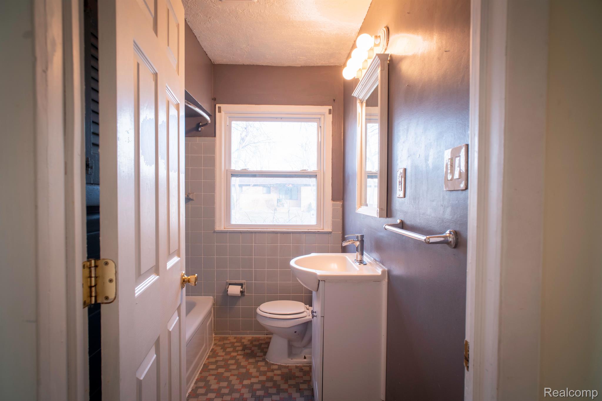 3686 Orchardview Avenue Rochester, MI 48307 - Photo 14 of 21 Gallery Image 14