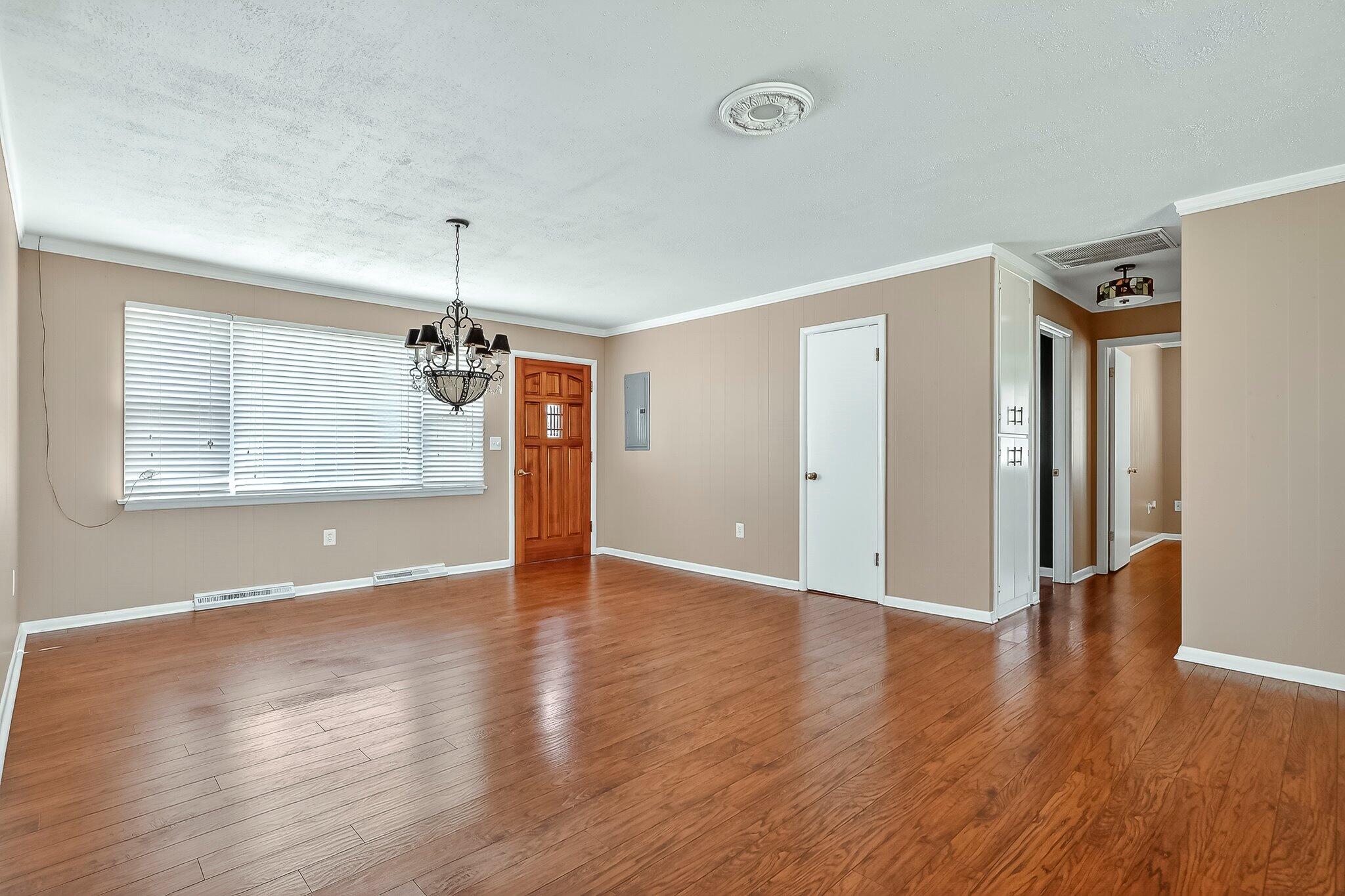 157 Spring Street Forsyth, MO 65653 - Photo 8 of 32 08-spring_st-17