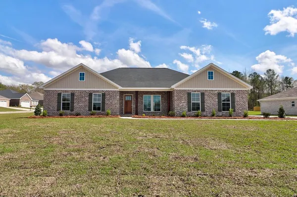 $372,000 | 201 Courtland Drive, Dothan, AL 36301