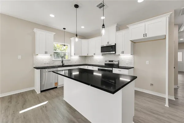 $290,000 | 2903 Woodknoll Drive, Bryan, TX 77803