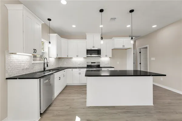 $290,000 | 2903 Woodknoll Drive, Bryan, TX 77803