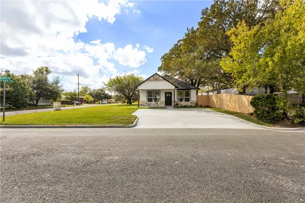 $290,000 | 2903 Woodknoll Drive, Bryan, TX 77803