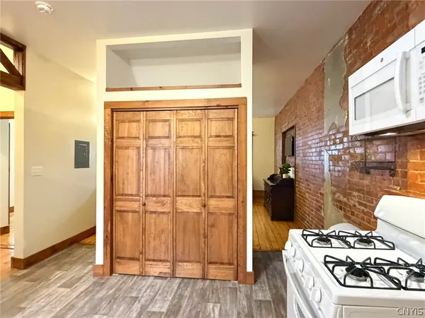 $1,700 | 1017 White Place, Utica, NY 13501