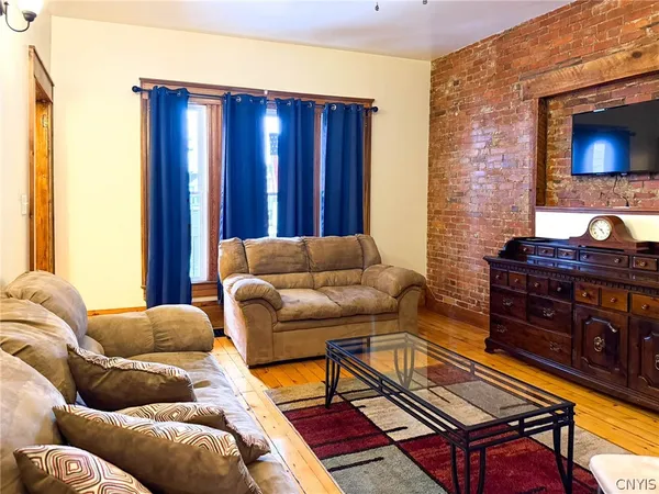 $1,700 | 1017 White Place, Utica, NY 13501