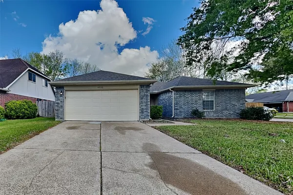 $2,175 | 4935 Pecan Grove Drive, Pearland, TX 77584