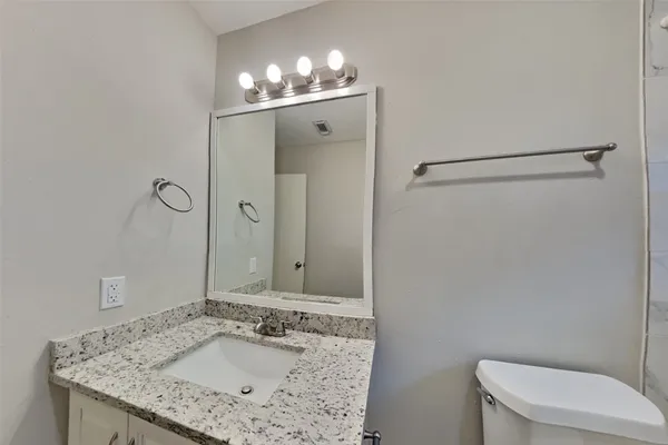 $2,100 | 4935 Pecan Grove Drive, Pearland, TX 77584