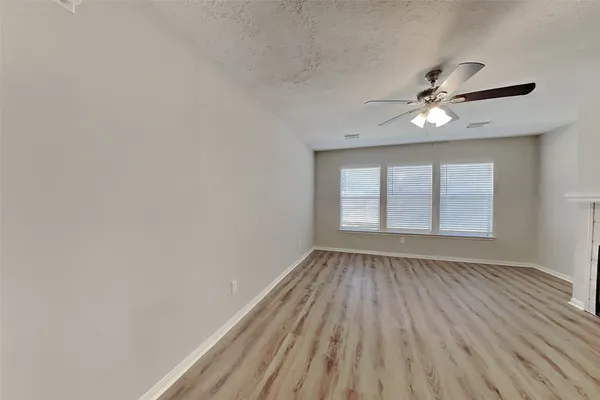 $2,175 | 4935 Pecan Grove Drive, Pearland, TX 77584