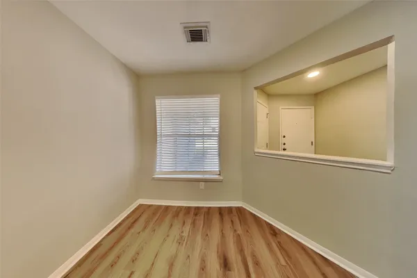 $2,100 | 4935 Pecan Grove Drive, Pearland, TX 77584