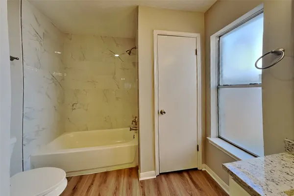 $2,100 | 4935 Pecan Grove Drive, Pearland, TX 77584