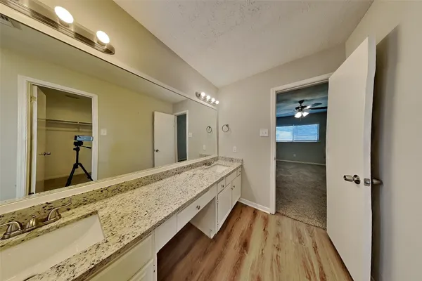 $2,175 | 4935 Pecan Grove Drive, Pearland, TX 77584