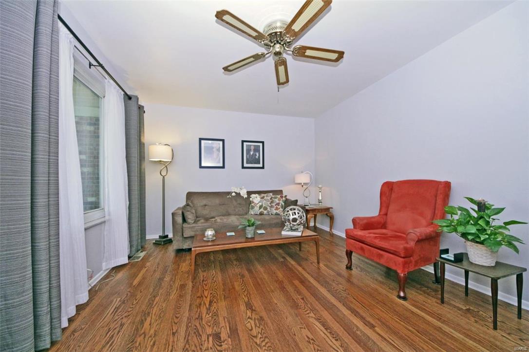 4642 Weber Road St. Louis, MO 63123 - Photo 2 of 14 Gallery Image 2