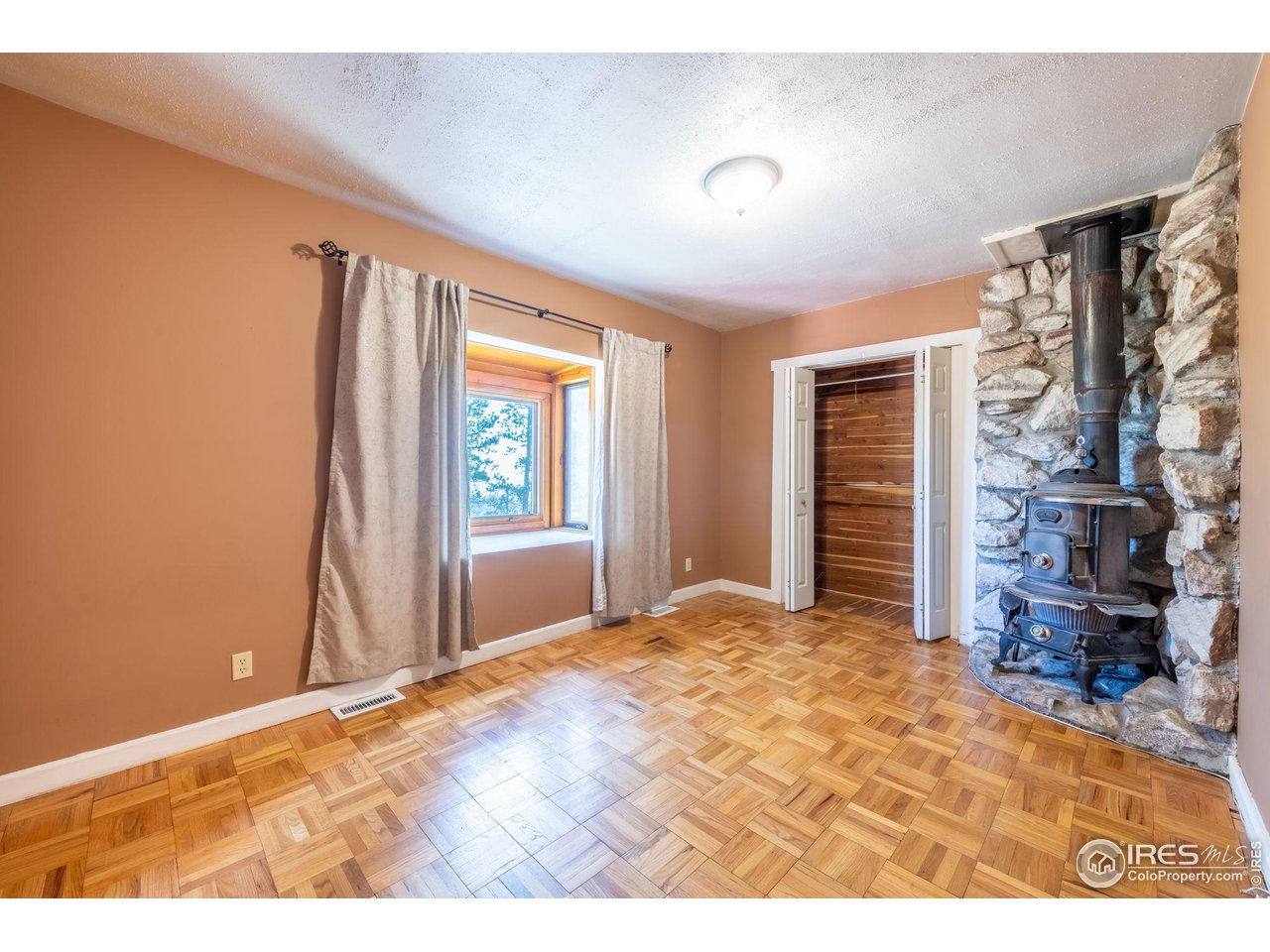 114 Signal Rock Road Golden, CO 80403 - Photo 17 of 35 Gallery Image 17