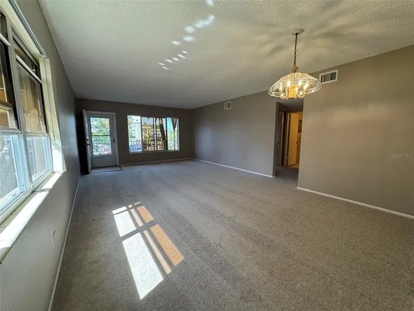 $1,700 | 2402 Ecuadorian Way, Unit 40, Clearwater, FL 33763