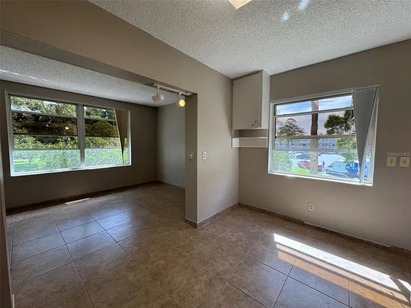 $1,700 | 2402 Ecuadorian Way, Unit 40, Clearwater, FL 33763