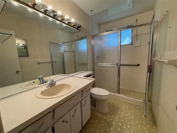 $1,700 | 2402 Ecuadorian Way, Unit 40, Clearwater, FL 33763