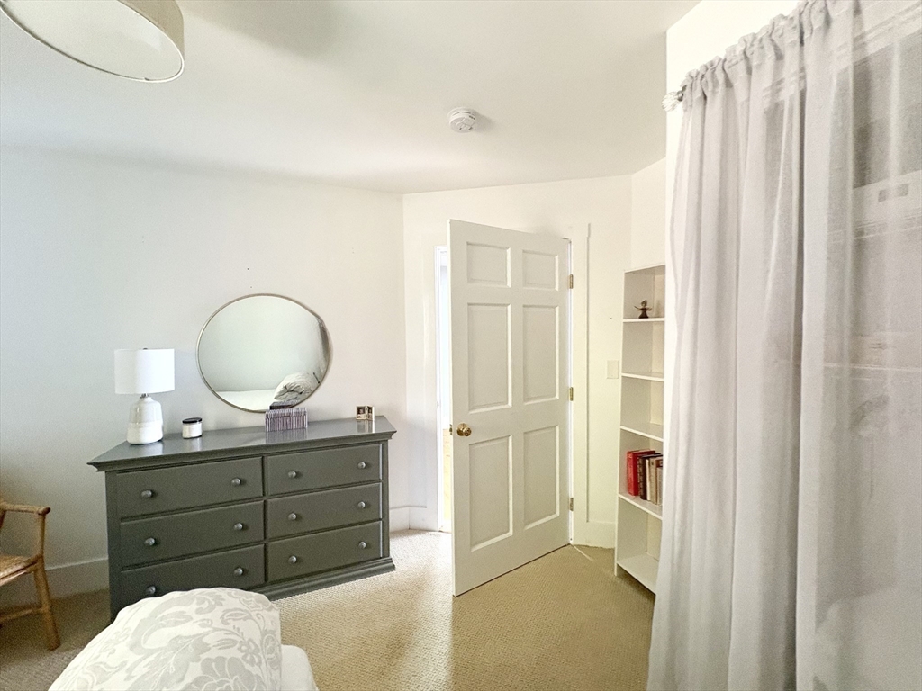 101 Russell Hill Road Ashburnham, MA 01430 - Photo 32 of 42 a living room with furniture