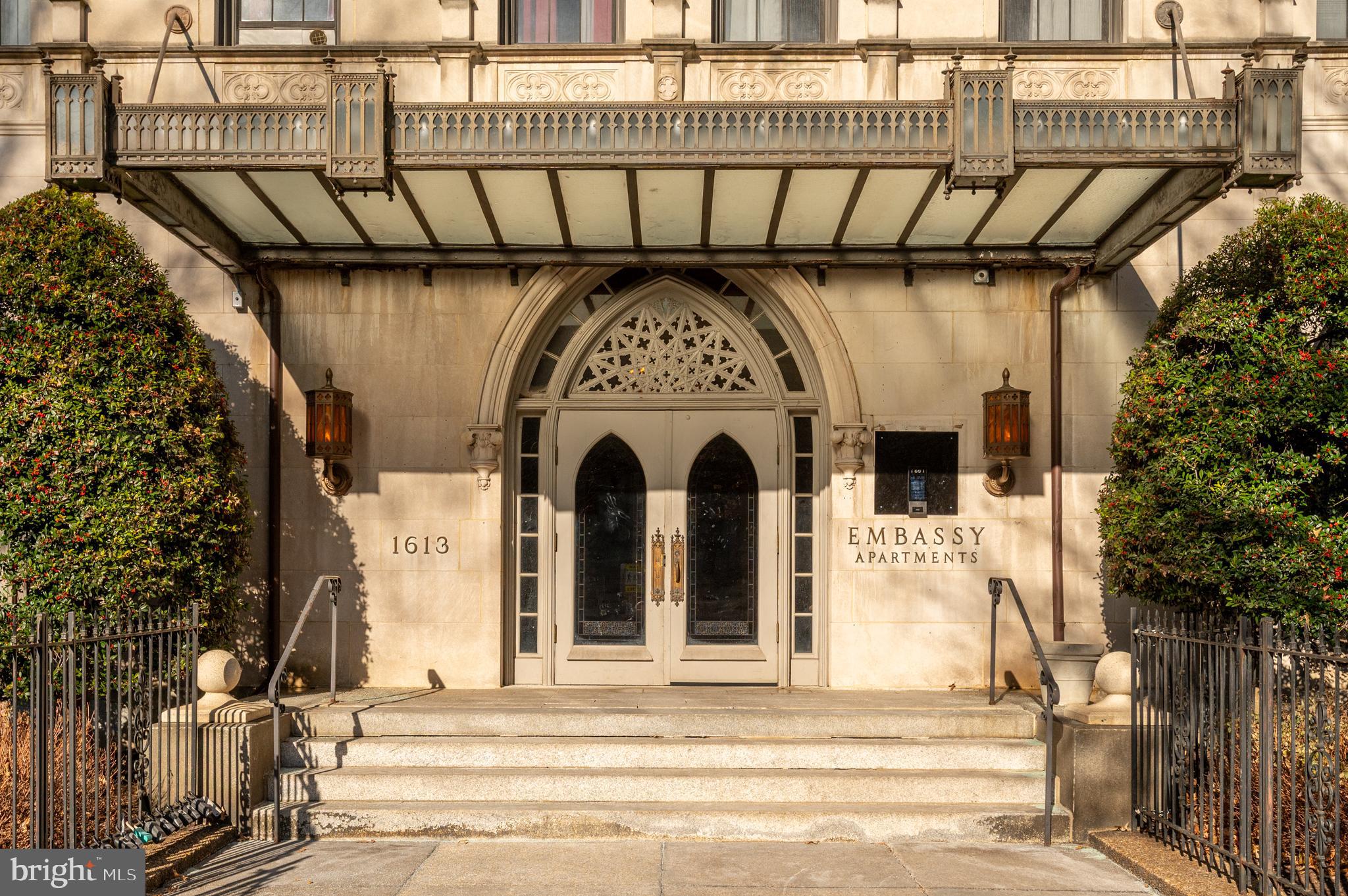 a view of building entrance