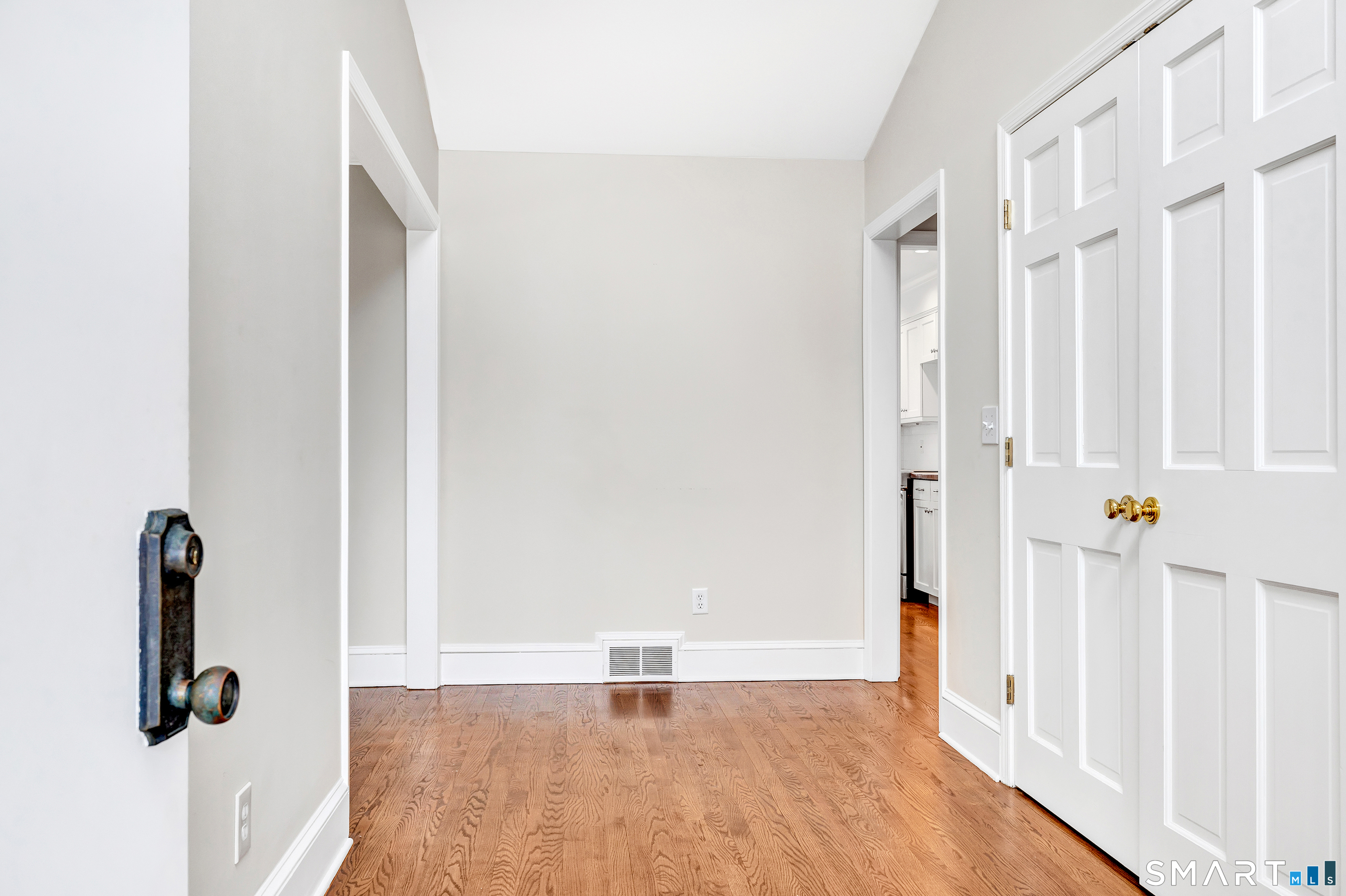 139 Field Point Drive, Unit 139 Fairfield, CT 06824 - Photo 14 of 34 a view of an empty room