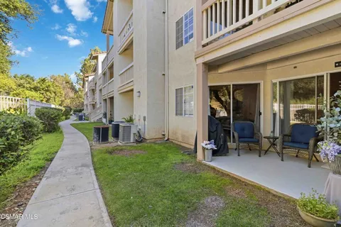 $395,000 | 5805 Oak Bend Lane, Unit 211, Oak Park, CA 91377