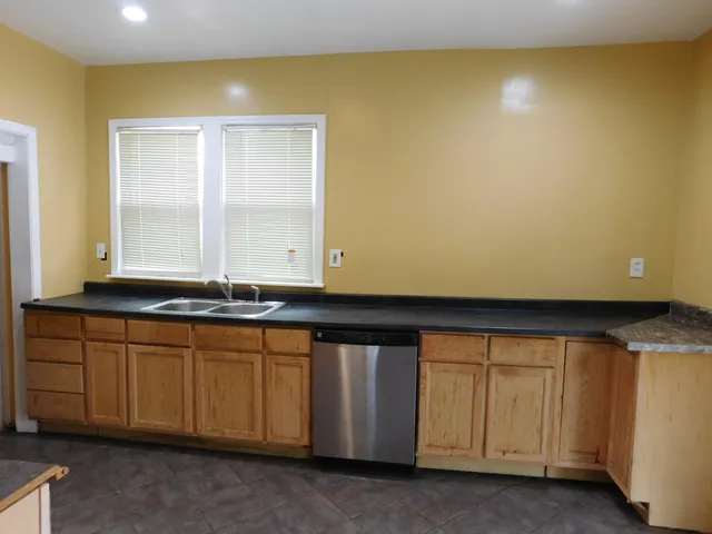 $59,900 | 3781 Taylor Street, Detroit, MI 48206