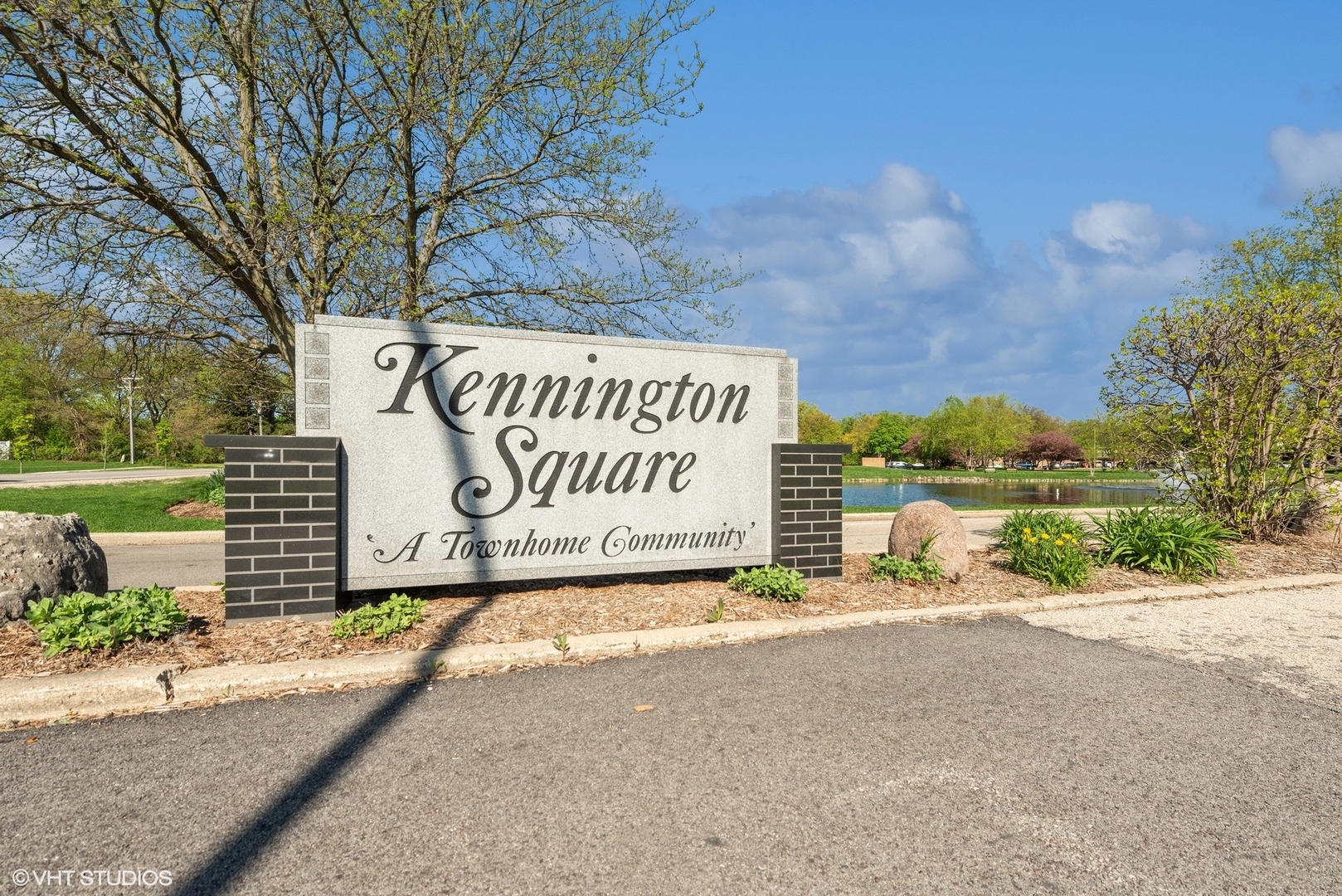 1605 Kenneth Circle, Unit 1605 Elgin, IL 60120 - Photo 10 of 12 a sign on the side of the road