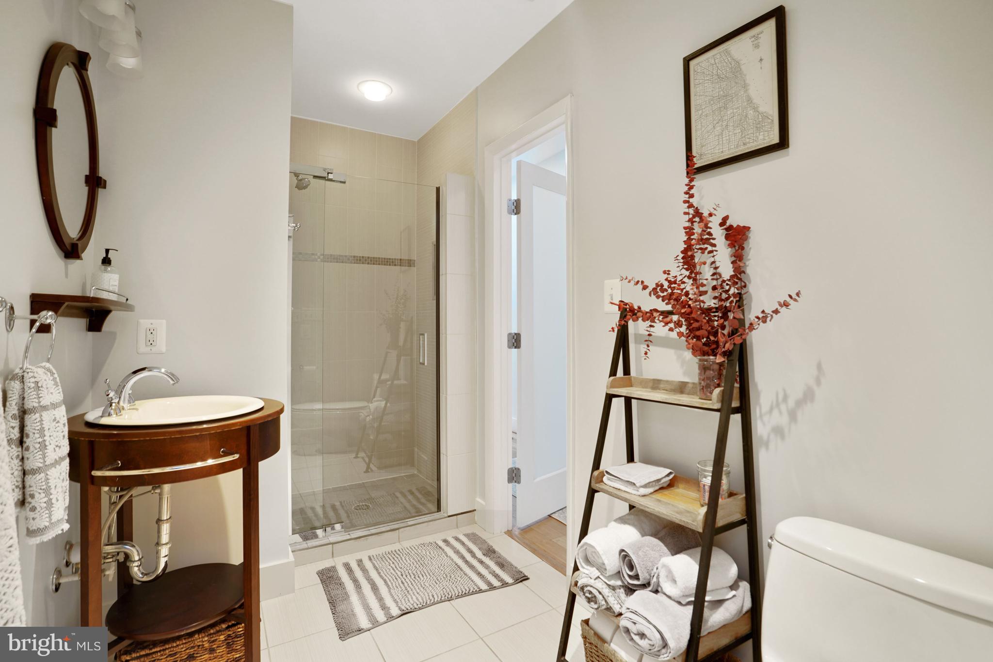 1207 Columbia Road Northwest, Unit 3 Washington, DC 20009 - Photo 14 of 40 Full Bath