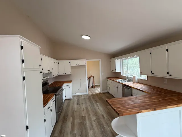 $395,000 | 306 Hermitage Road, Greenville, SC 29615