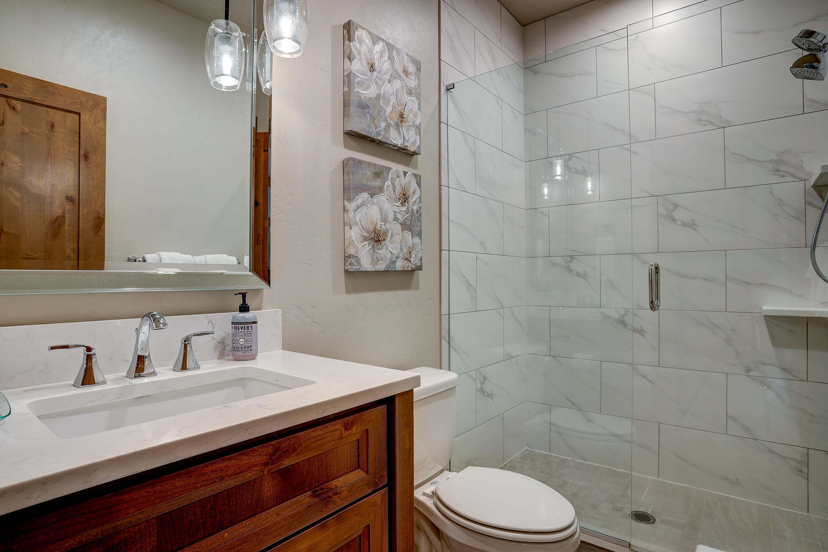 56688 Glowstone Loop Bend, OR 97707 - Photo 23 of 53 En Suite