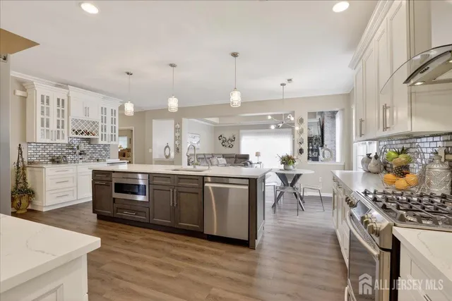 $750,000 | 1 Barbour Court, Old Bridge, NJ 08857