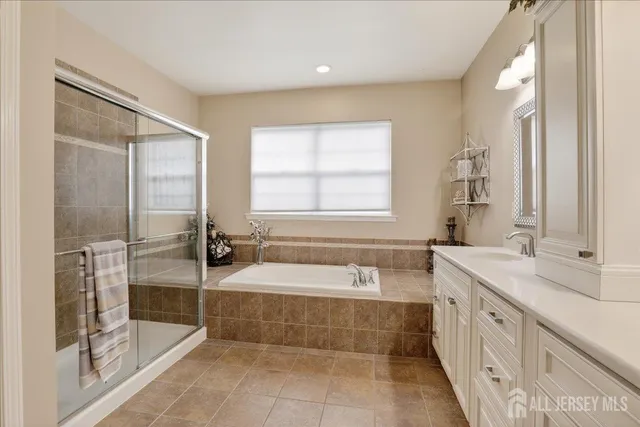 $750,000 | 1 Barbour Court, Old Bridge, NJ 08857