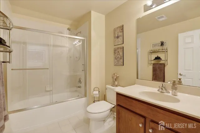 $750,000 | 1 Barbour Court, Old Bridge, NJ 08857